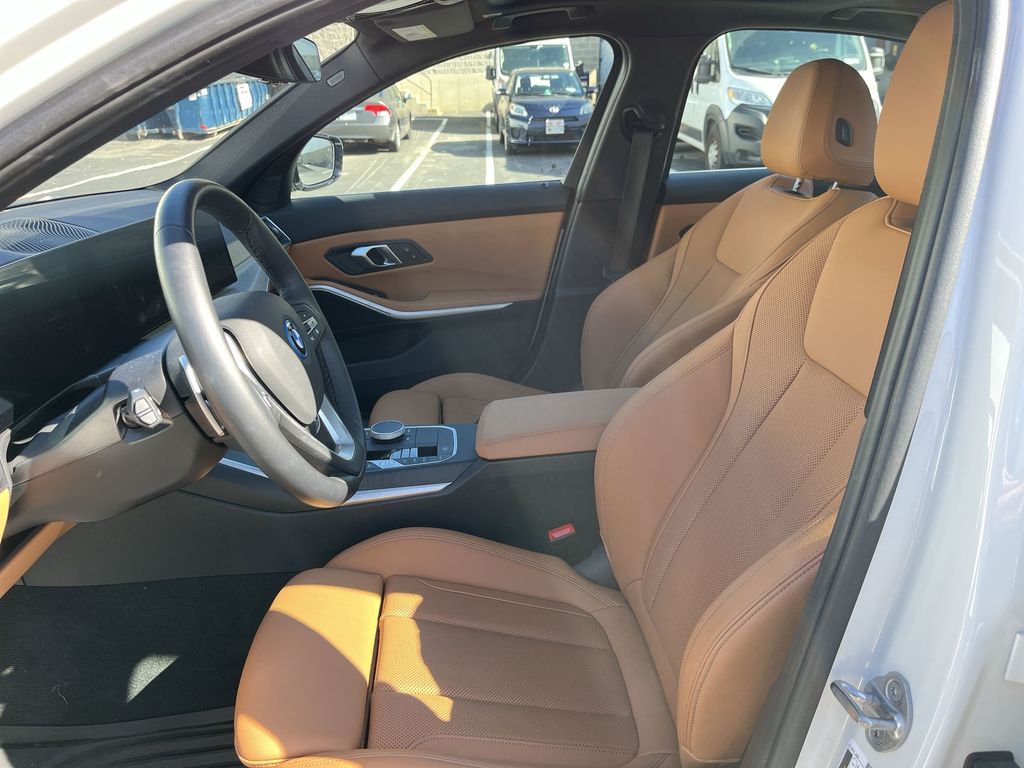 Thumbnail: 2024 BMW 3 Series - 11