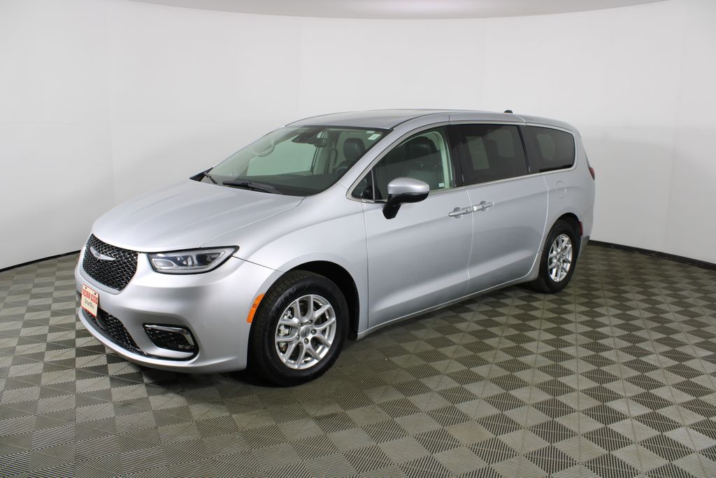 Used 2023 Chrysler Pacifica for sale in 