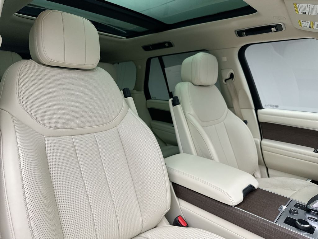 Thumbnail: 2023 Land Rover Range Rover - 6