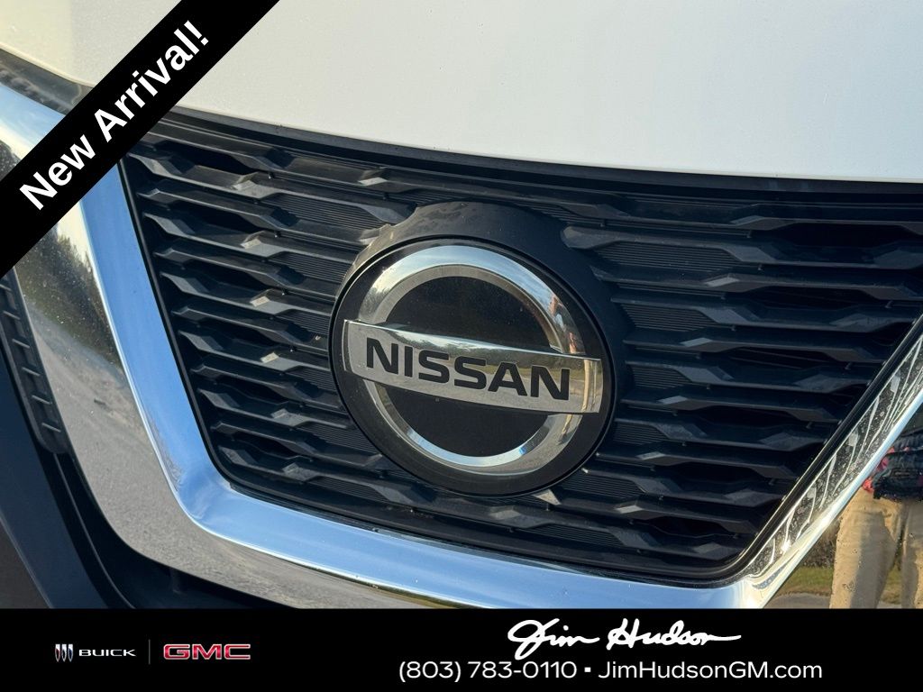 2020 Nissan Rogue SV photo 4