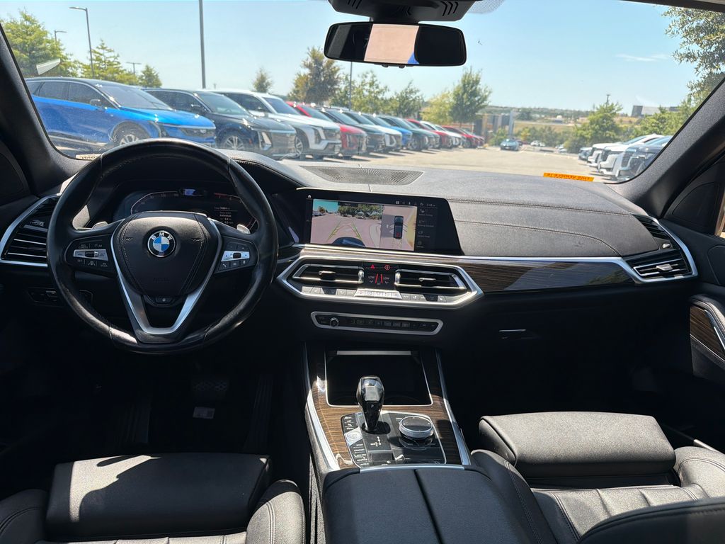 Used 2019 Gray BMW xDrive40i image 32