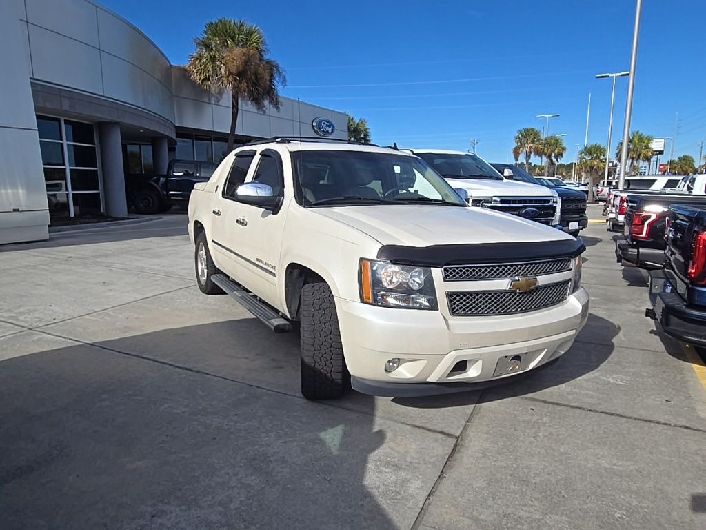 2013 Chevrolet Avalanche LTZ Black Diamond Edition RWD
