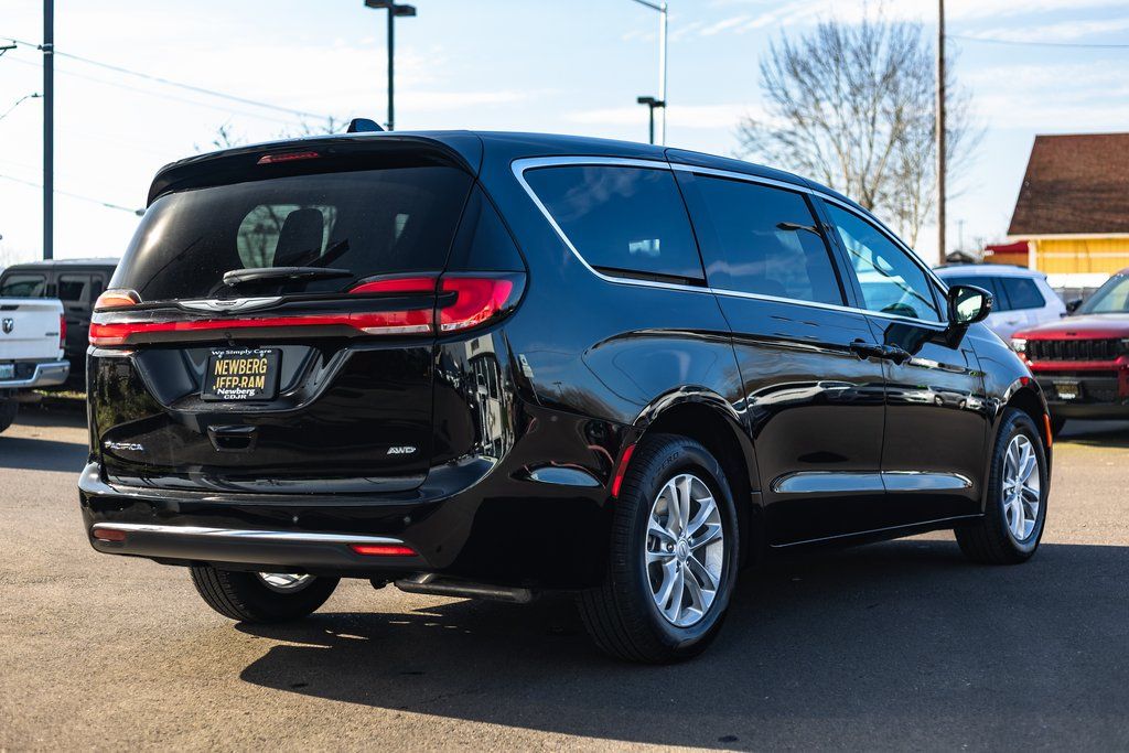 2026 Chrysler Pacifica Select thumbnail 7