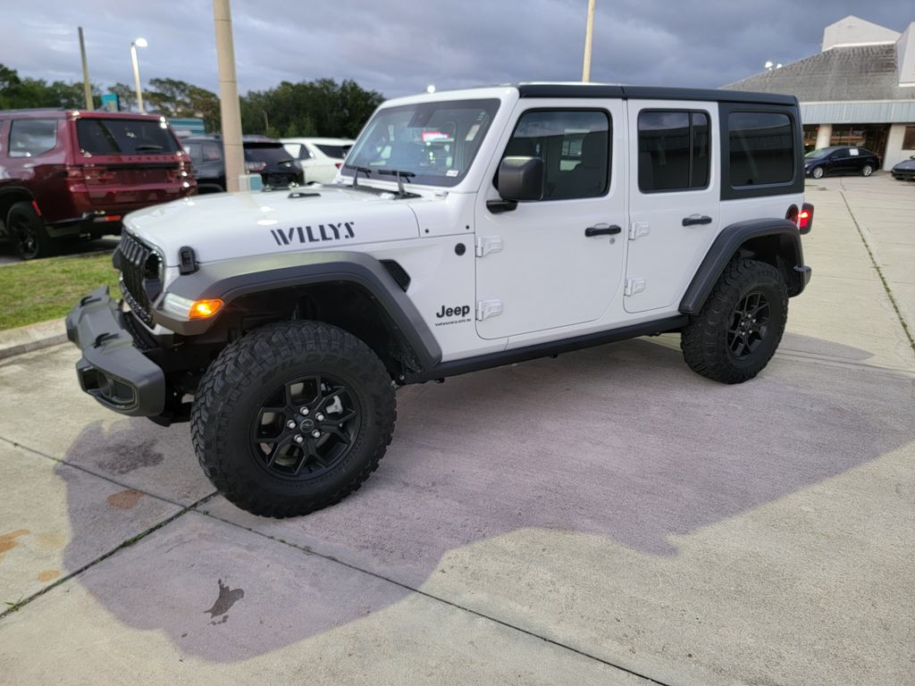 Bright White Clearcoat 2025 Jeep Wrangler Willys 4-Door 4WD SUV / Crossover Four-Wheel Drive 8-Speed Automatic