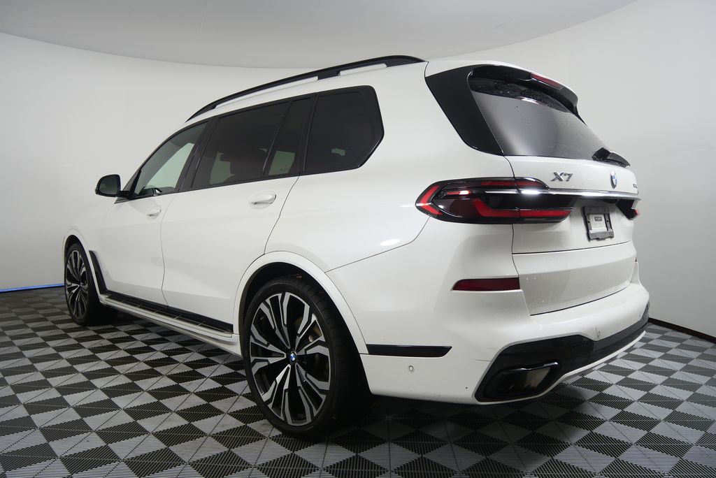 Thumbnail: 2023 BMW X7 - 5