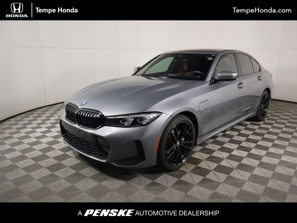 Thumbnail: 2023 BMW 3 Series - 1