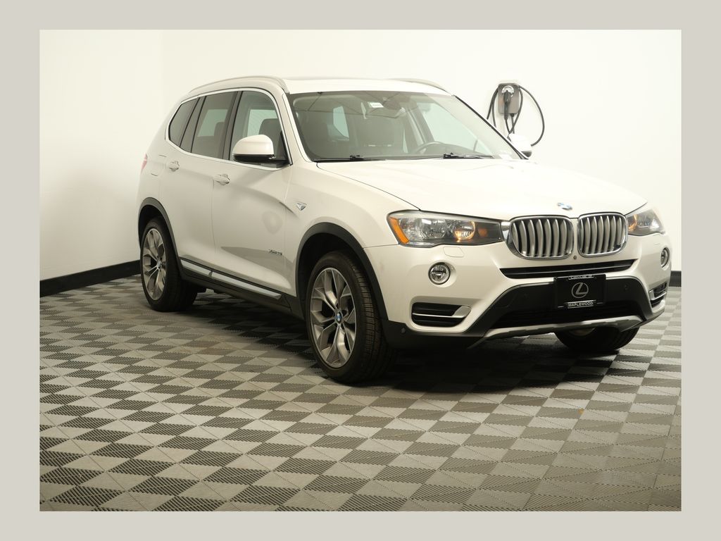 White 2017 BMW X3 xDrive28i AWD SUV / Crossover All-Wheel Drive 8-Speed Automatic