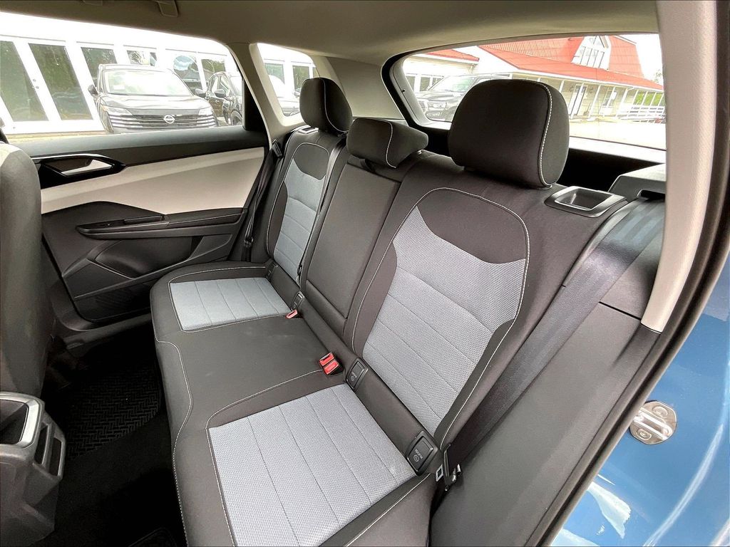 2026 Volkswagen Taos — photo 15