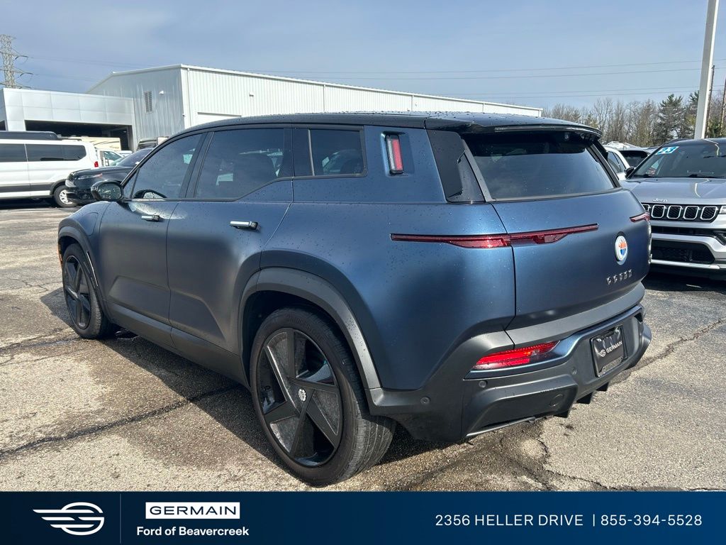 View vehicle photo 6