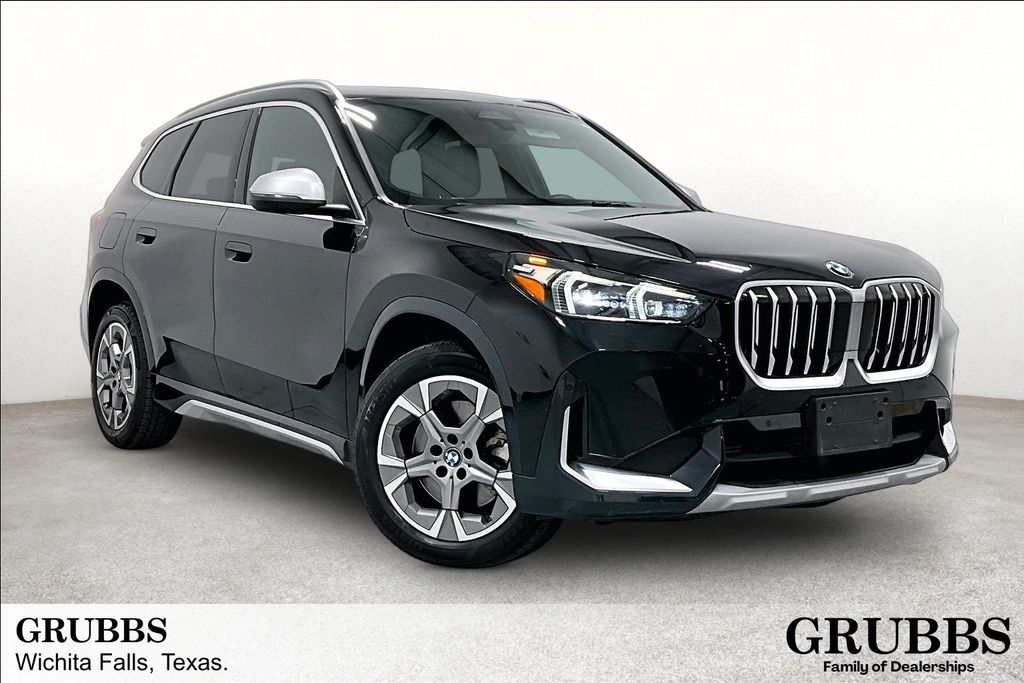 2023 BMW X1 Negro (Black Sapphire Metallic) SUV/Crossover Tracción en las cuatro ruedas 7 velocidades Automática