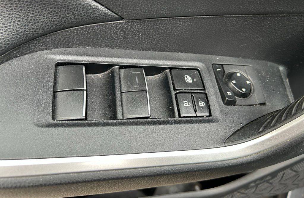2020 Toyota RAV4 XLE Premium 17