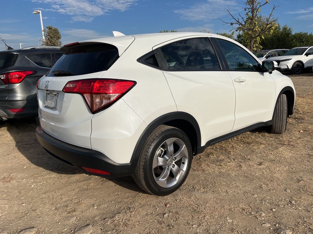 Thumbnail: 2017 Honda HR-V - 3