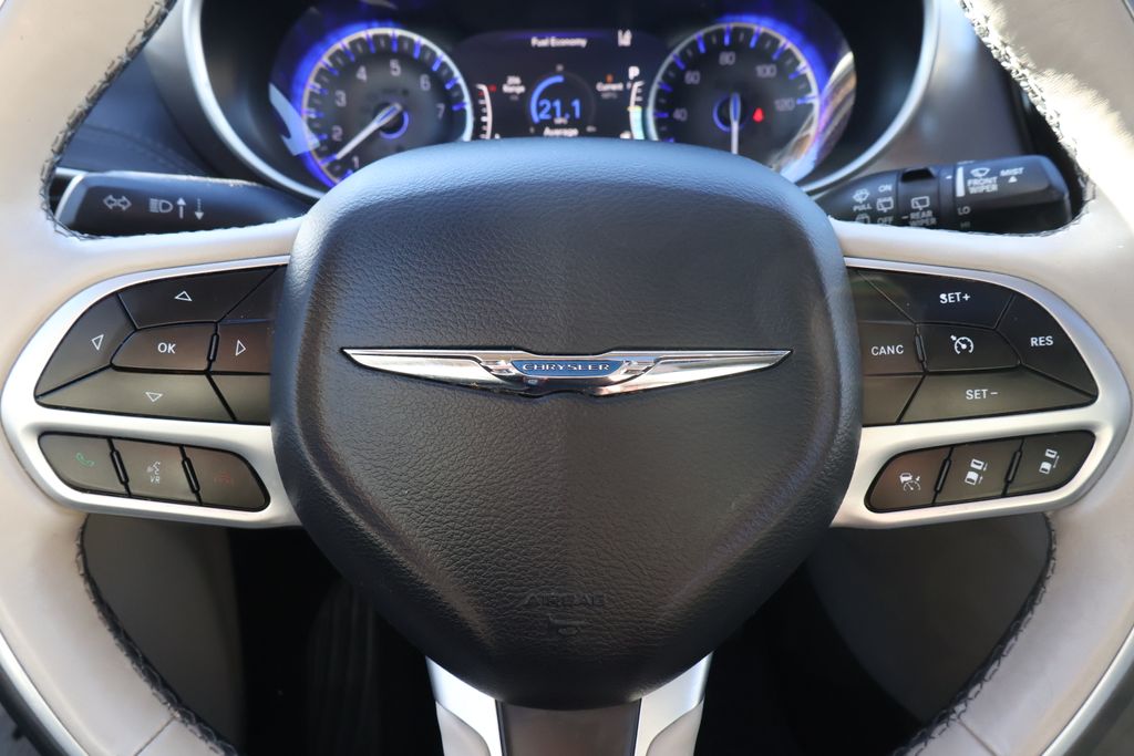 Thumbnail: 2018 Chrysler Pacifica - 20