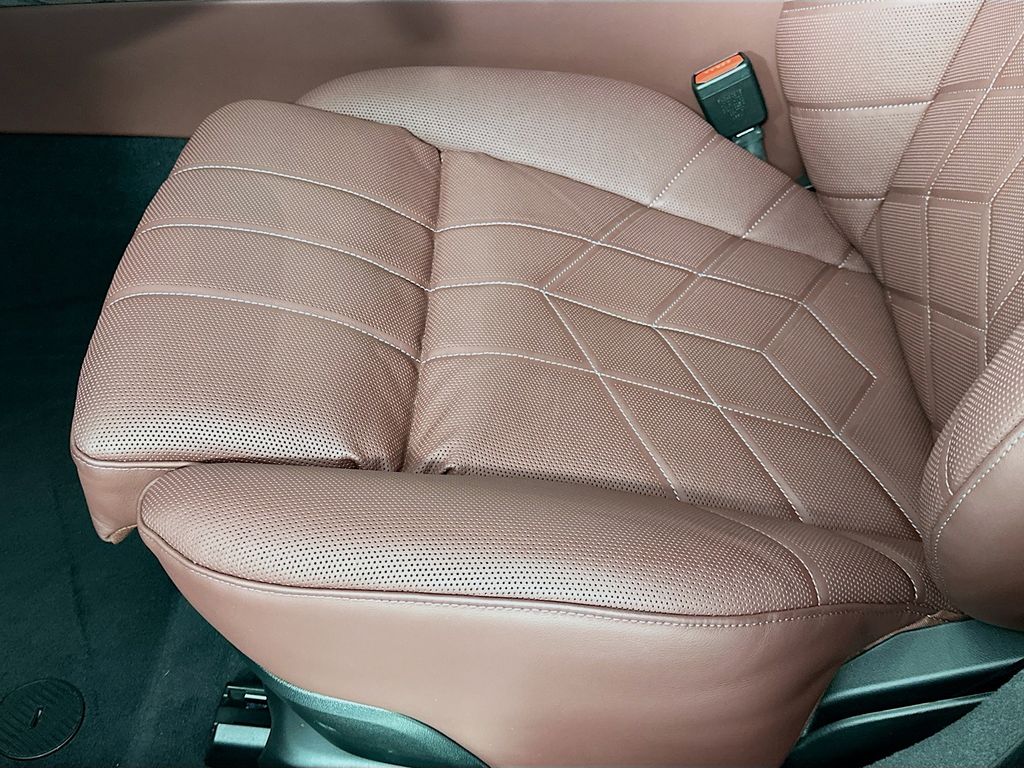 Thumbnail: 2025 BMW 7 Series - 21