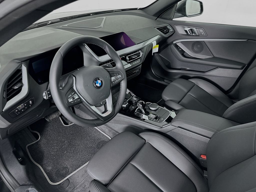 Thumbnail: 2024 BMW 2 Series - 9