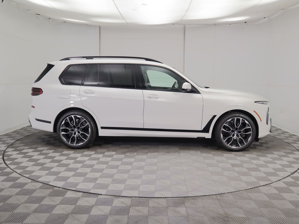 Thumbnail: 2026 BMW X7 - 4