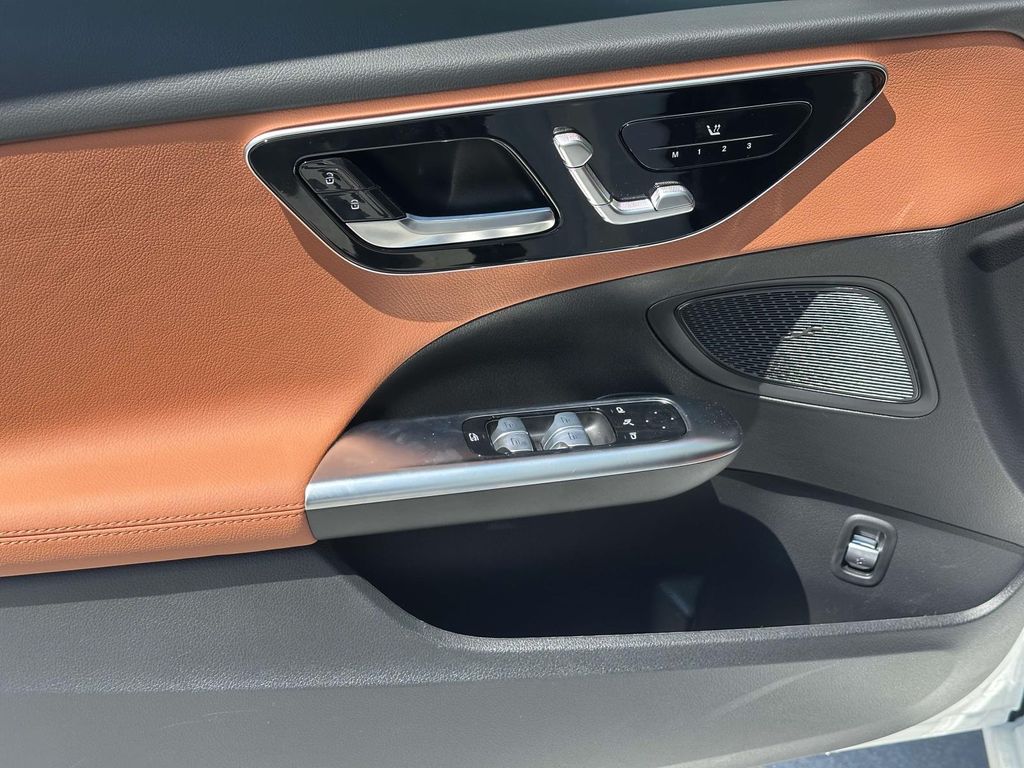 Thumbnail: 2025 Mercedes-Benz C-Class - 22