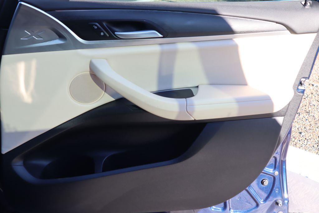 Thumbnail: 2023 BMW X3 - 24