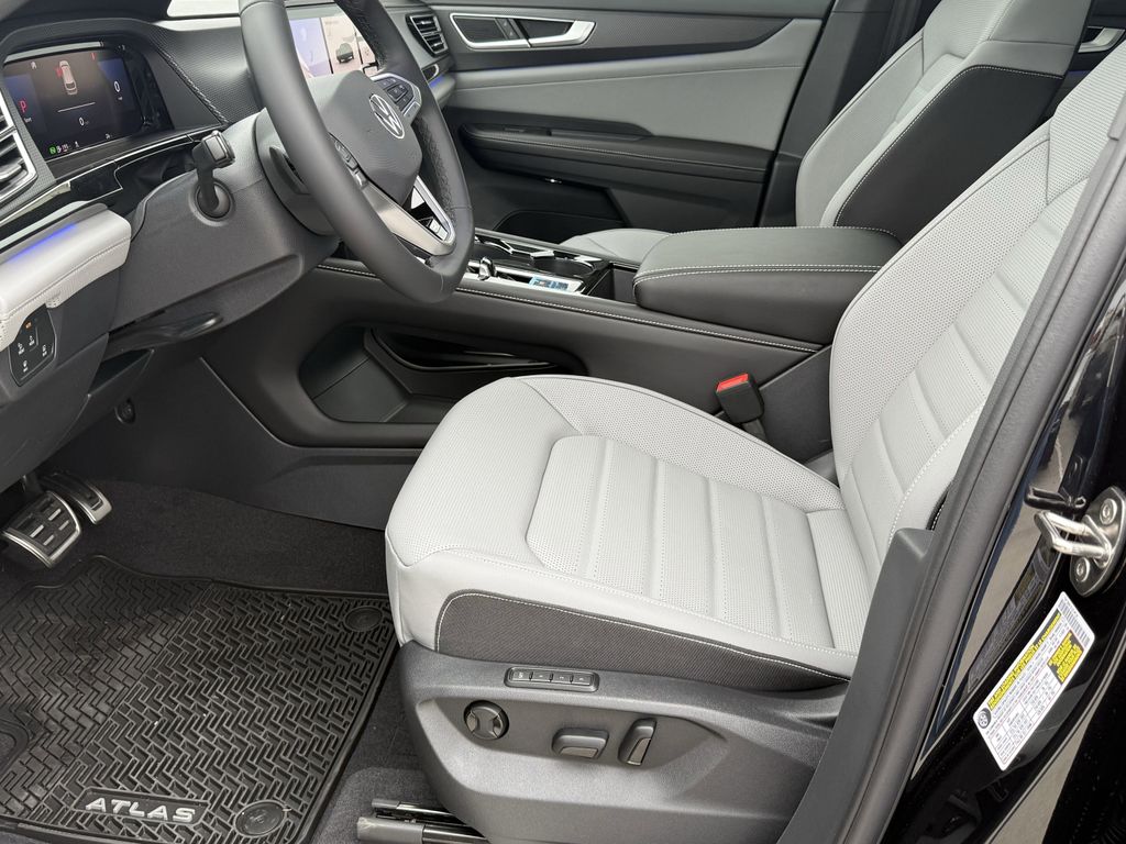 2026 Volkswagen Atlas Cross Sport 2.0T SEL R-Line Black - 11