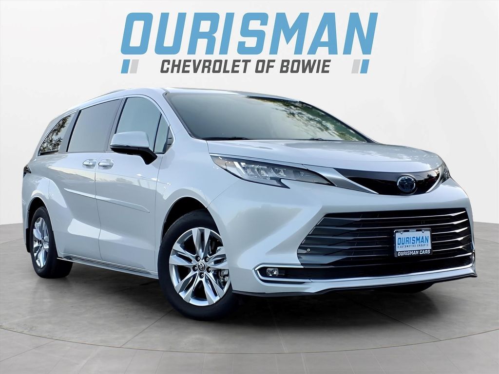 Pearl 2024 Toyota Sienna Minivan All-Wheel Drive Continuously Variable Transmission