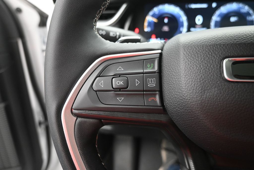 Used 2025 Jeep Grand Cherokee SUV