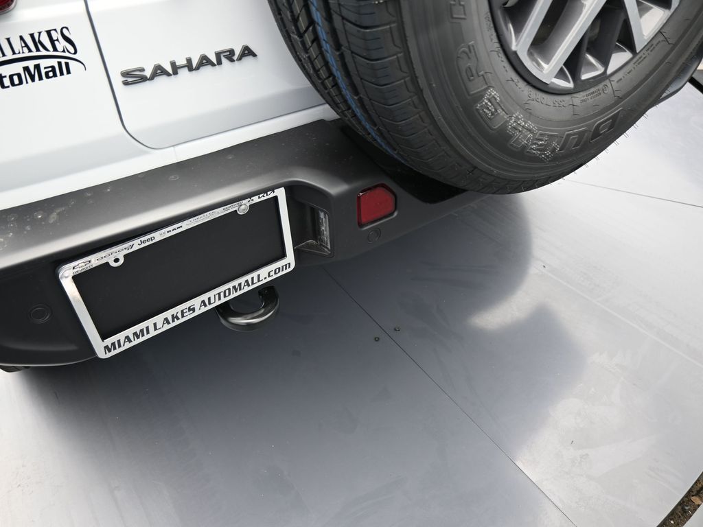New 2026 Bright White Clearcoat Jeep Sahara image 32