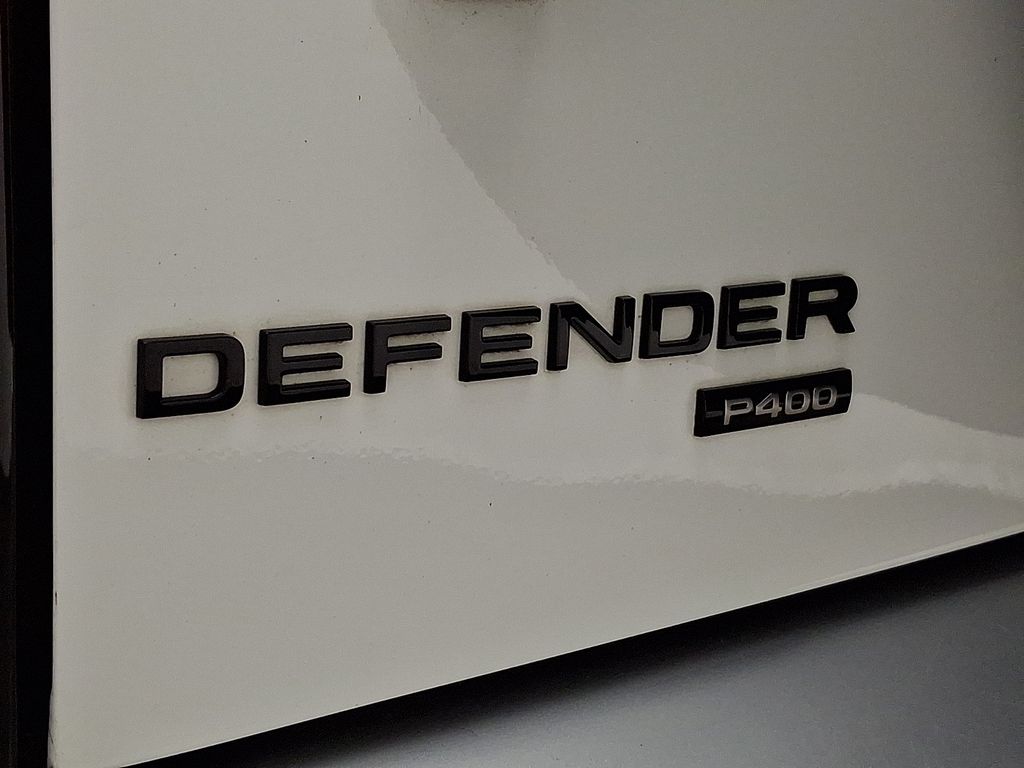 Thumbnail: 2023 Land Rover Defender - 31