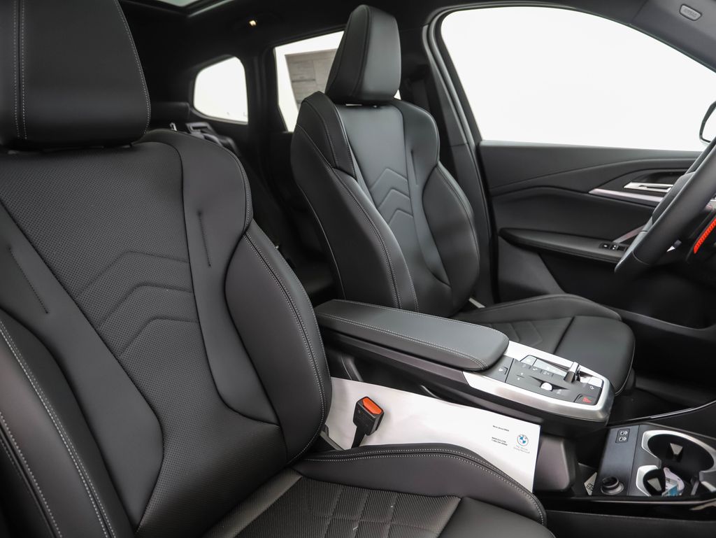 2025 BMW X1 M35i 32