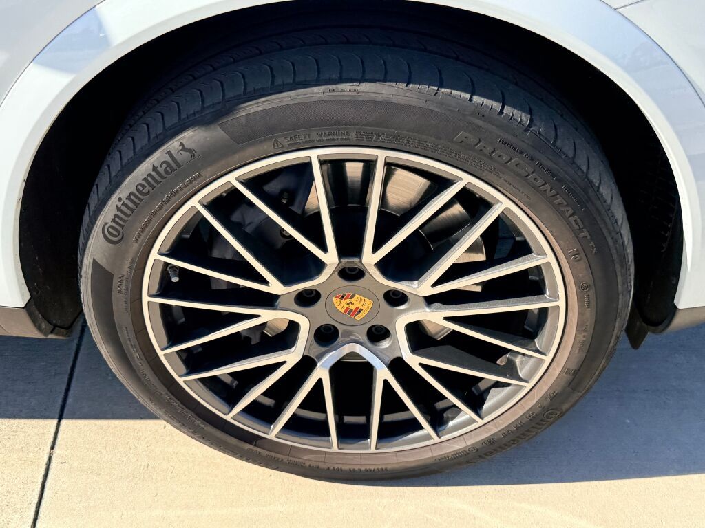 Thumbnail: 2021 Porsche Cayenne - 14