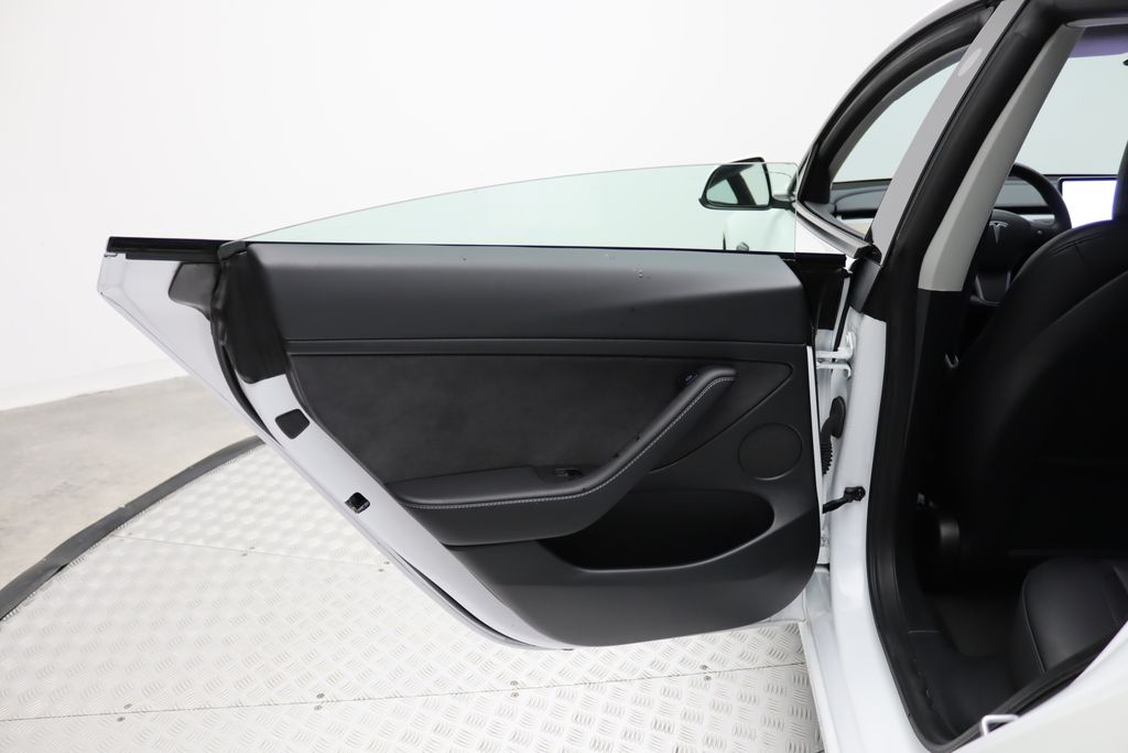 Thumbnail: 2023 Tesla Model 3 - 21