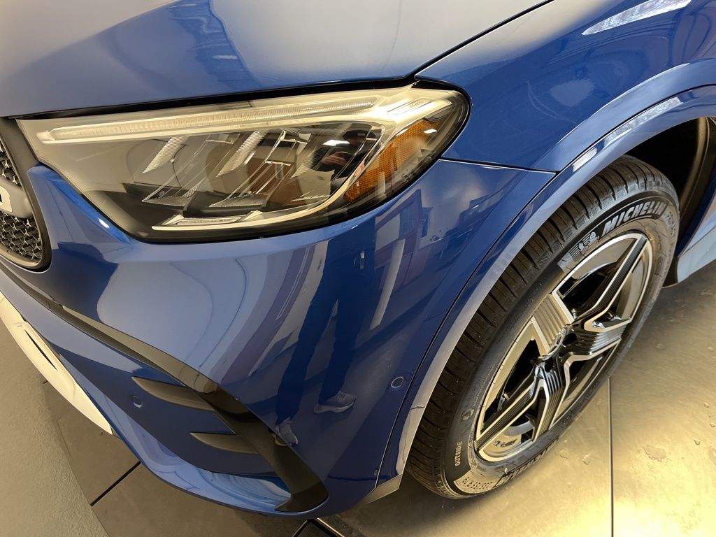 Thumbnail: 2026 Mercedes-Benz GLC - 9