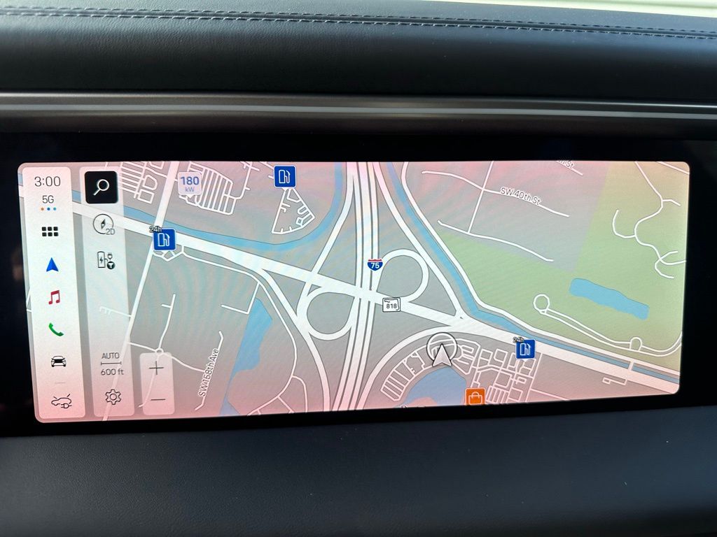 Thumbnail: 2026 Porsche Macan - 30