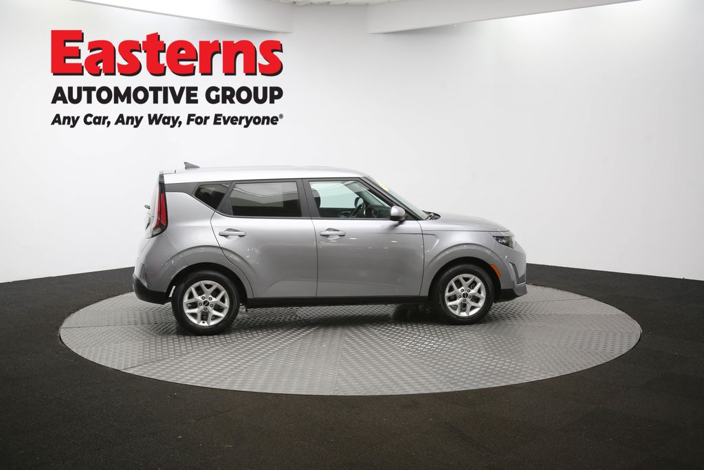 Used 2023  Kia LX image 43