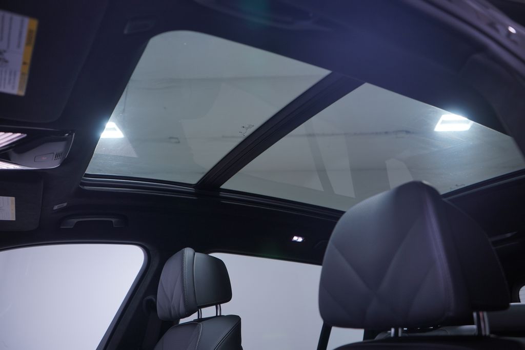 Thumbnail: 2024 BMW X7 - 8