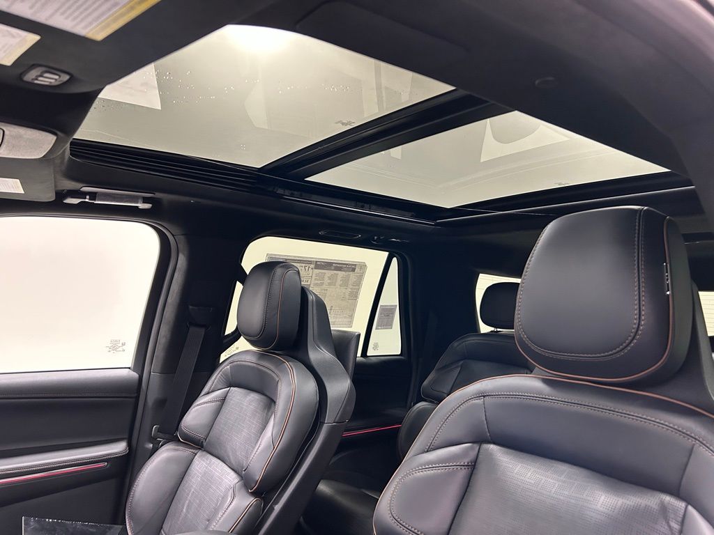 new 2026 Lincoln Navigator L car, priced at $130,970