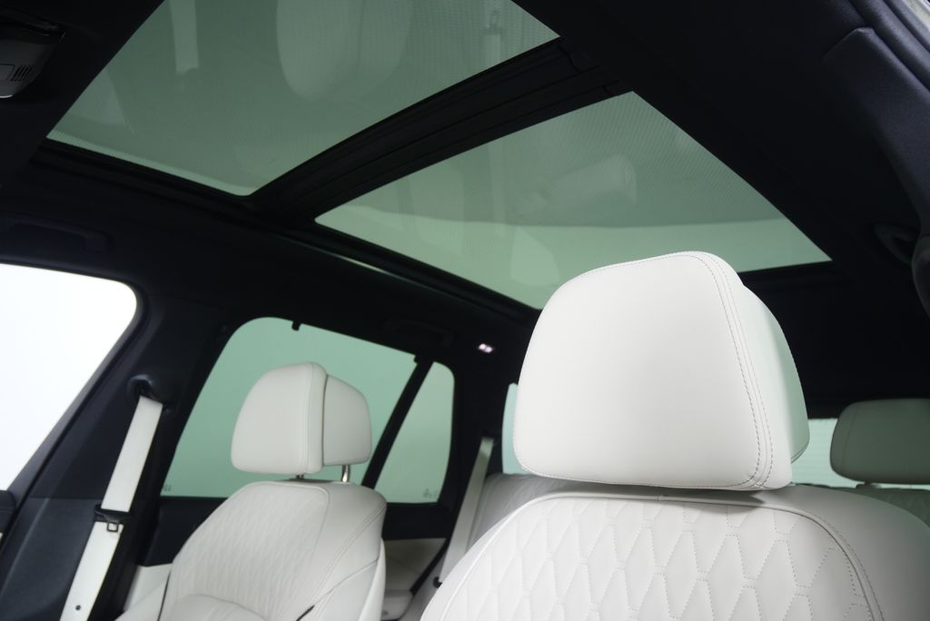 Thumbnail: 2026 BMW X5 - 12