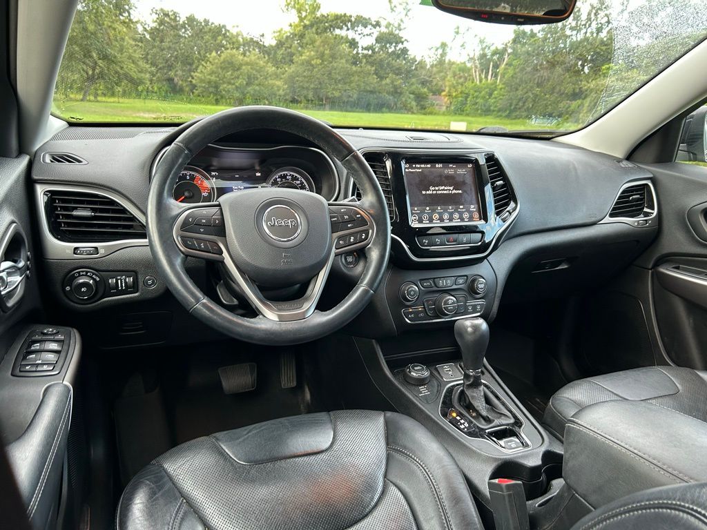 Thumbnail: 2019 Jeep Cherokee - 11