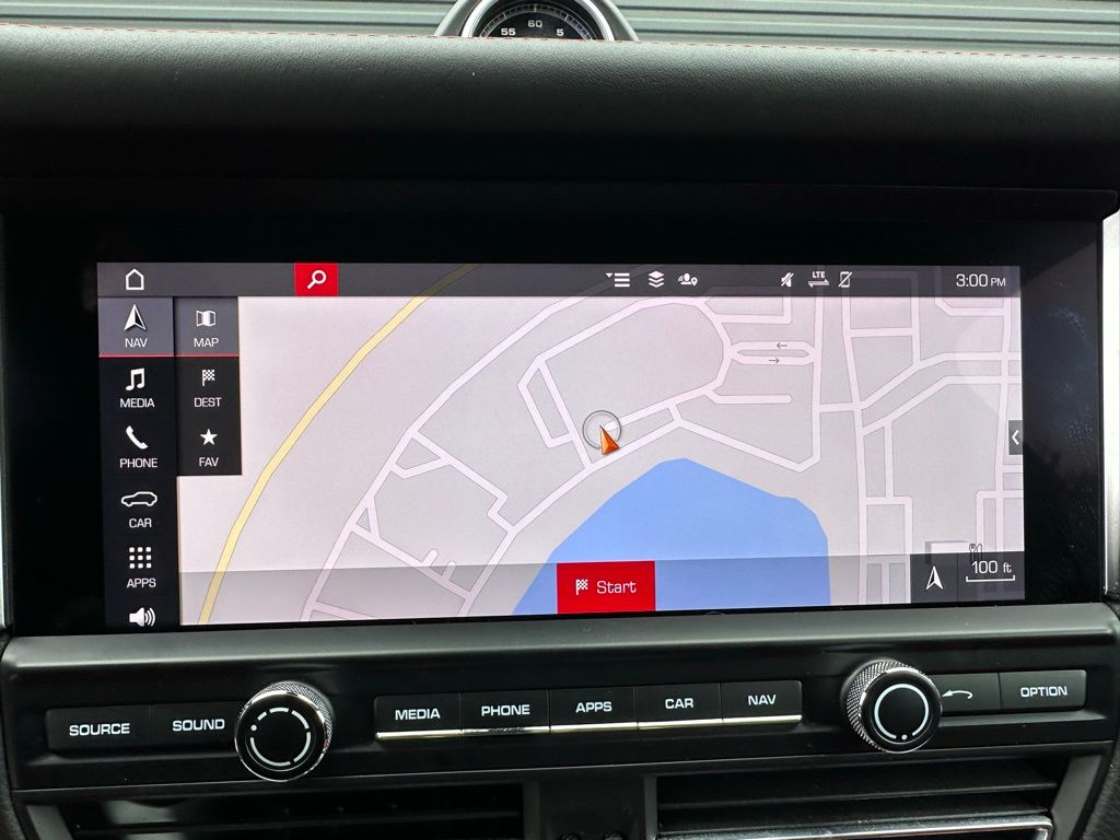 Thumbnail: 2021 Porsche Macan - 32