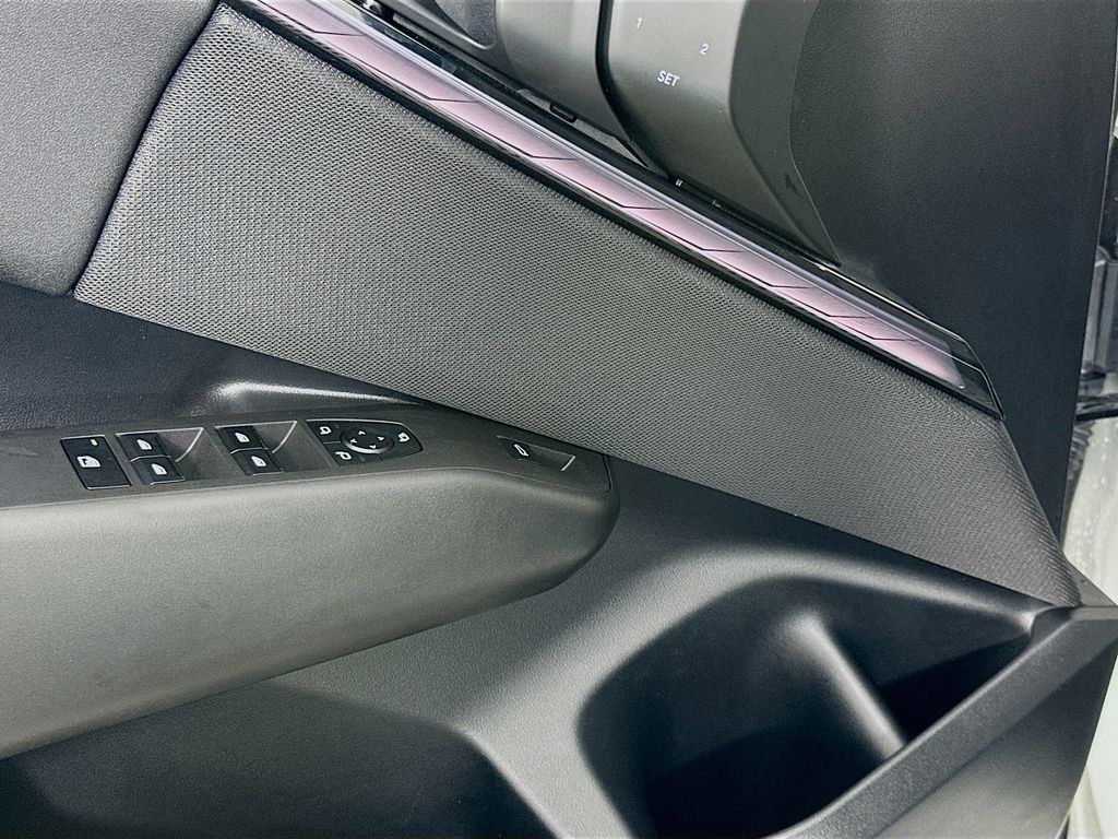 Thumbnail: 2025 BMW X3 - 18