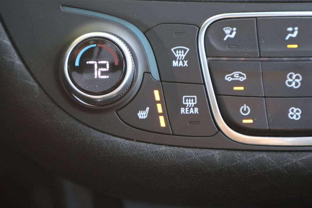 Thumbnail: 2024 Chevrolet Malibu - 20