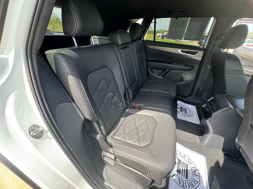 Used 2025 Volkswagen Atlas Cross Sport SUV