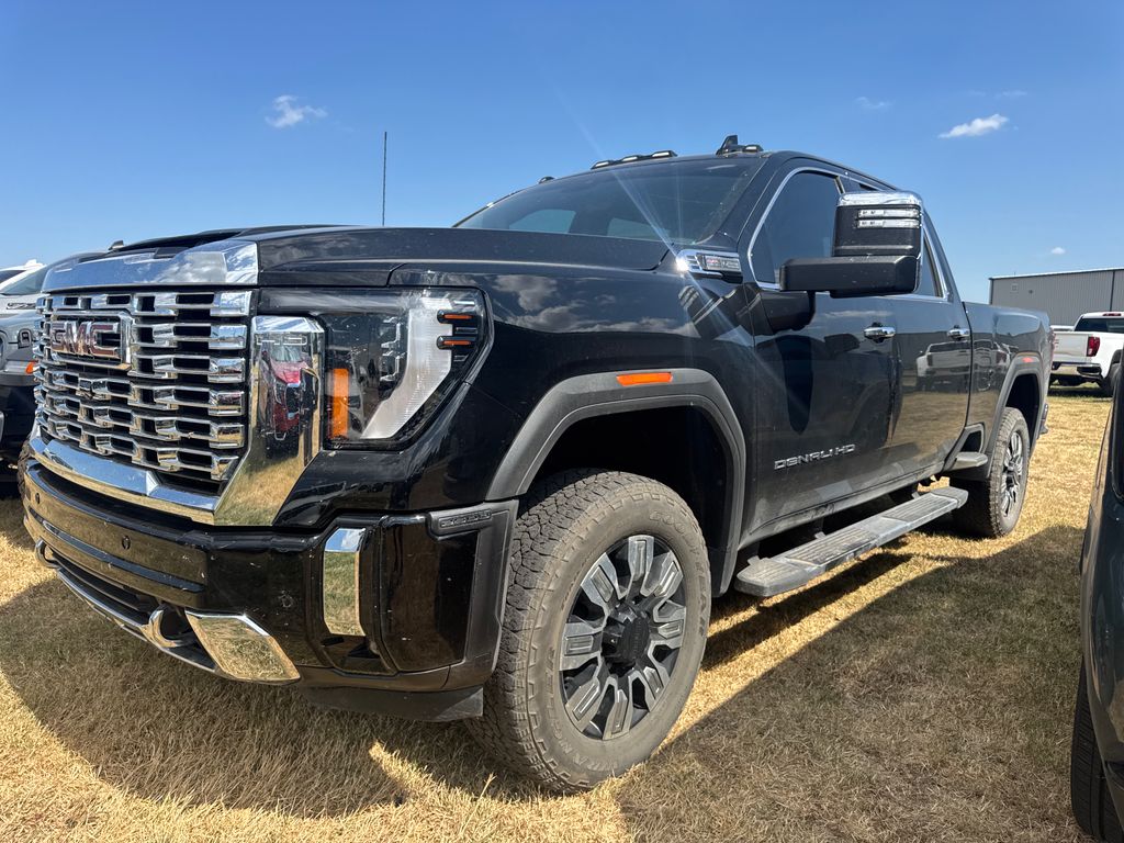 2025 GMC Sierra 2500HD Denali Crew Cab 4WD