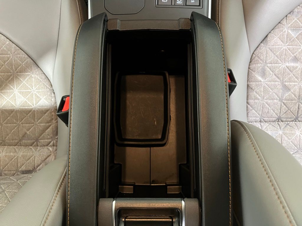 2023 Toyota Highlander Hybrid Bronze Edition