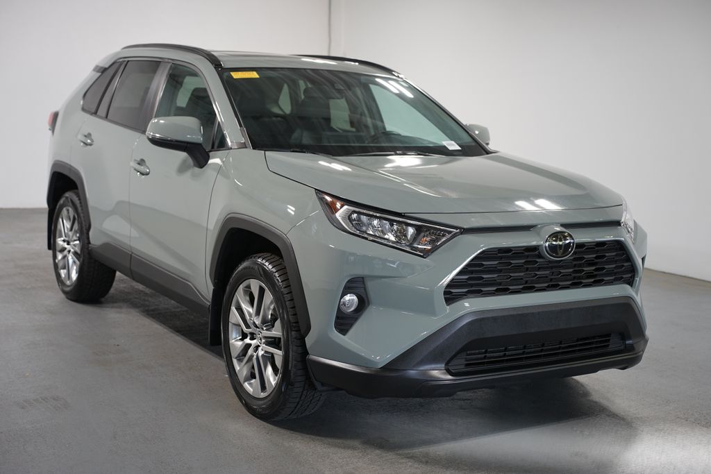 Thumbnail: 2021 Toyota RAV4 - 3