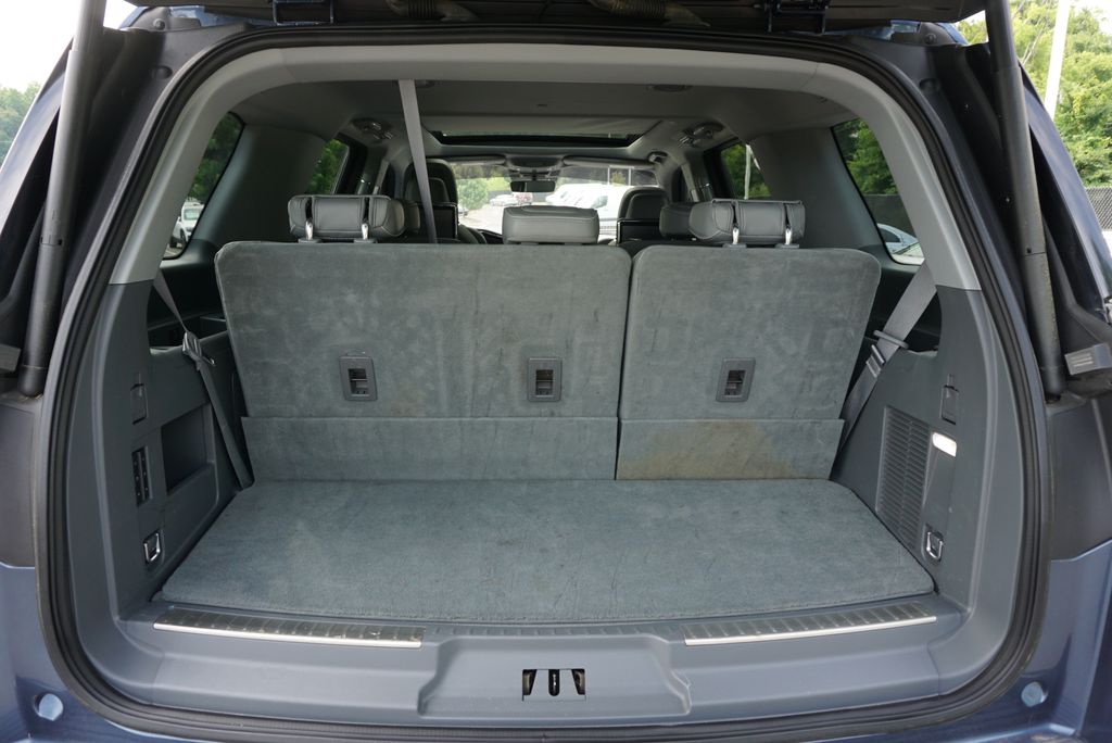 Thumbnail: 2019 Lincoln Navigator - 17