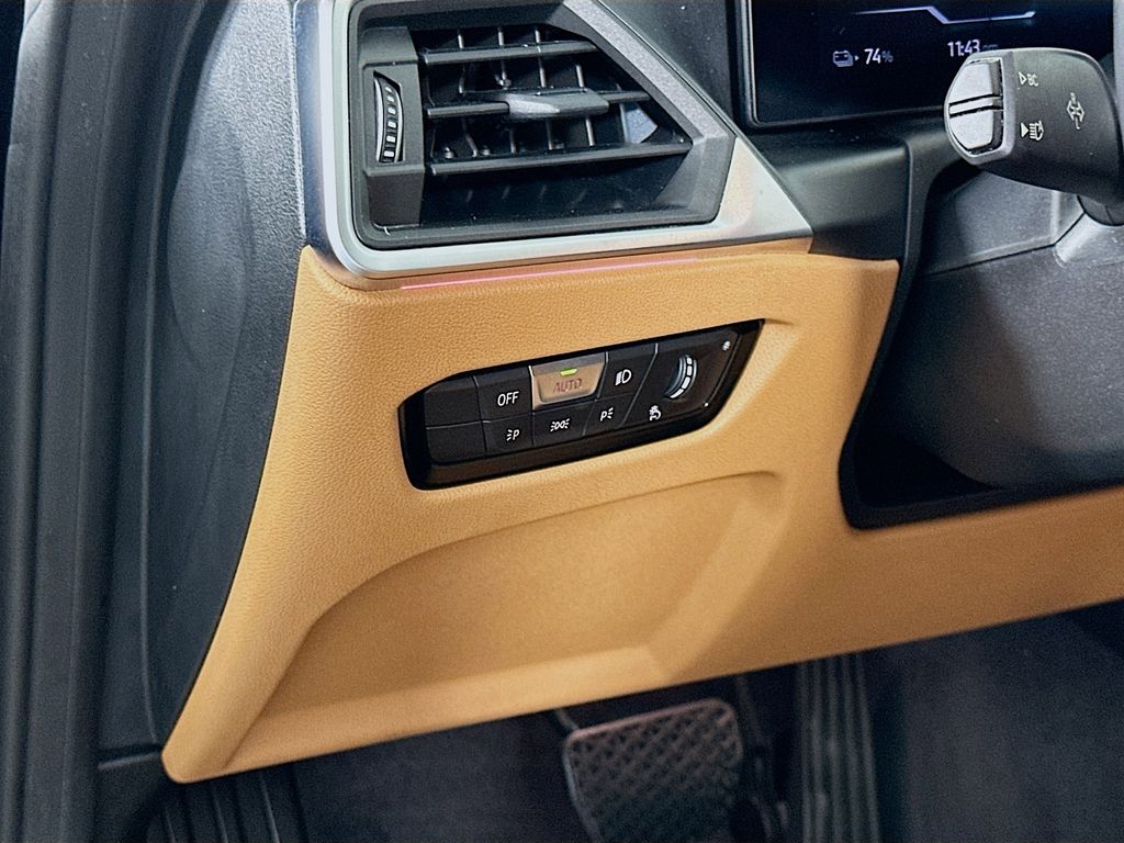 Thumbnail: 2023 BMW i4 - 10