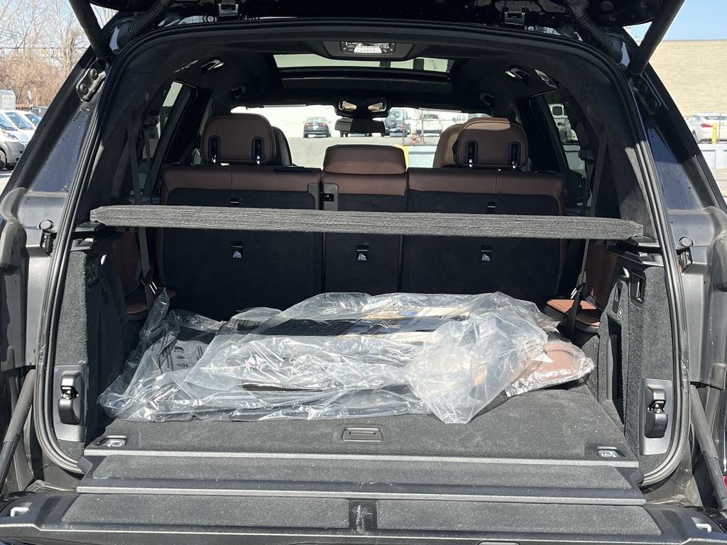 Thumbnail: 2024 BMW X7 - 23