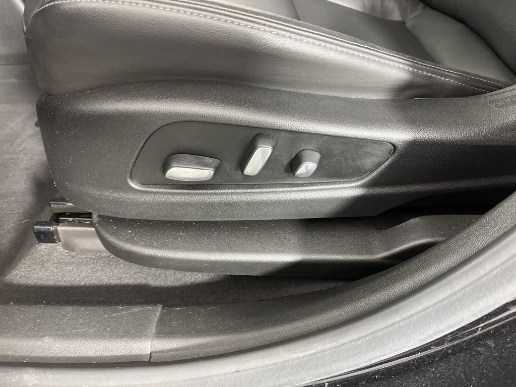 Thumbnail: 2020 Cadillac XT6 - 25