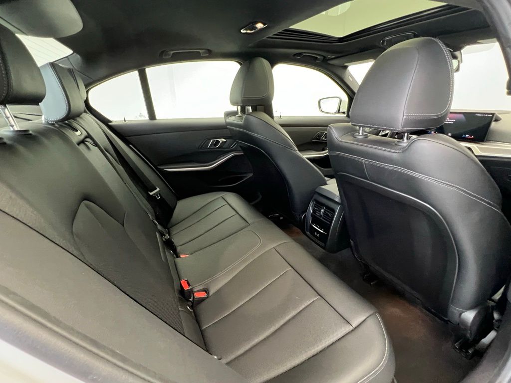 2024 BMW 3 Series 330i xDrive 9