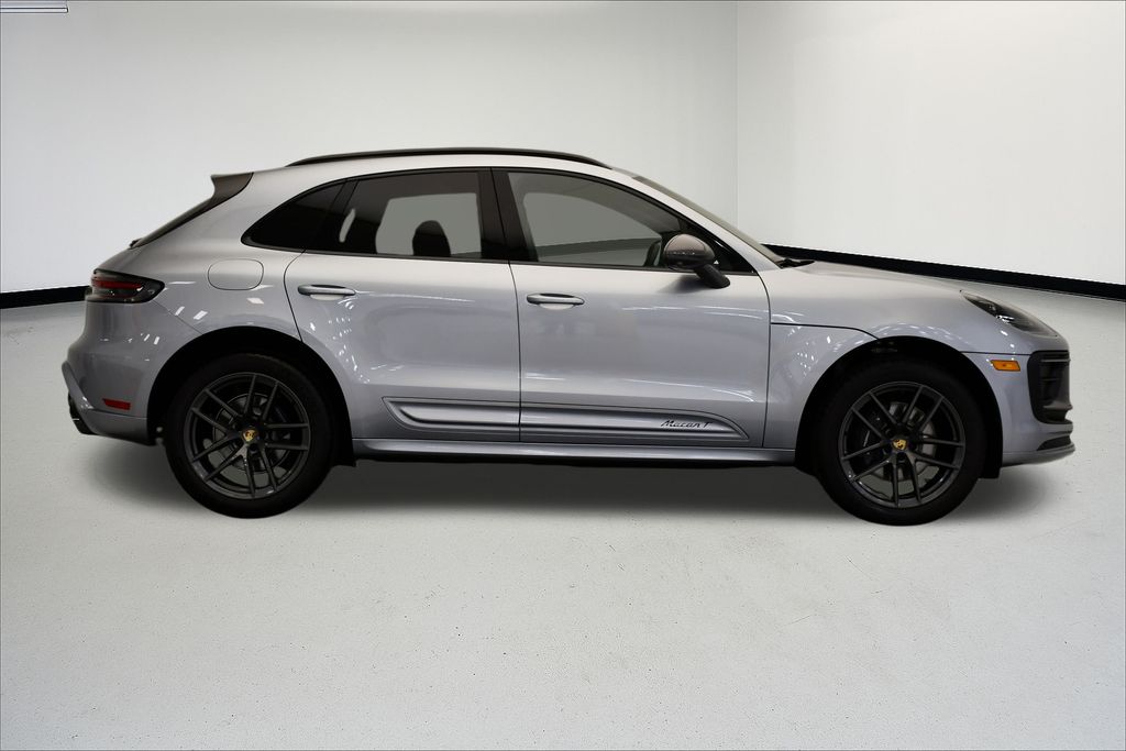 Thumbnail: 2026 Porsche Macan - 8